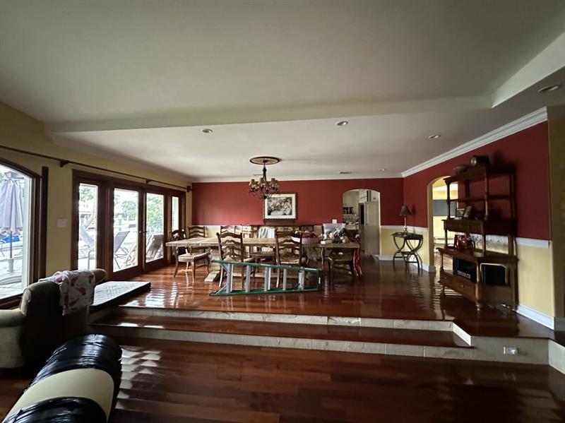 Image 7 of 15 For 418 Alamanda Dr