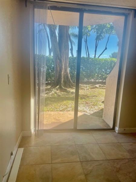 Image 9 of 21 For 3590 Blue Lake Dr 101