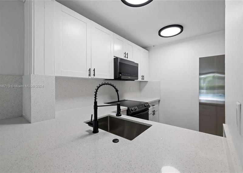 Image 11 of 29 For 494 165th Street Rd  C108