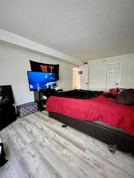 Image 15 of 29 For 494 165th Street Rd  C108