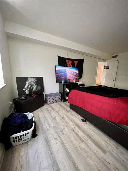 Image 16 of 29 For 494 165th Street Rd  C108