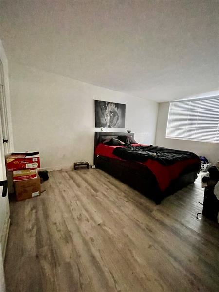 Image 19 of 29 For 494 165th Street Rd  C108