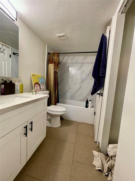 Image 22 of 29 For 494 165th Street Rd  C108