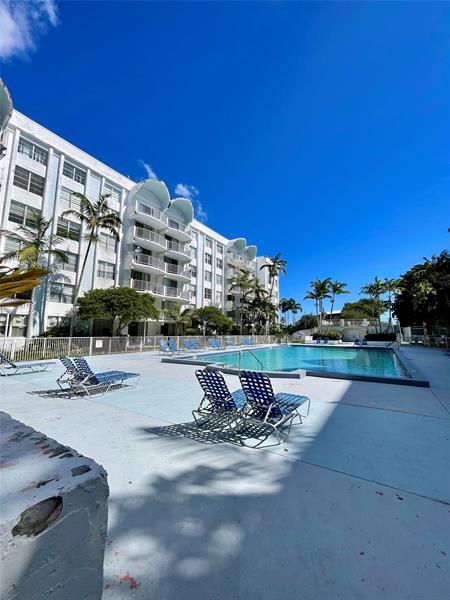 Image 3 of 29 For 494 165th Street Rd  C108