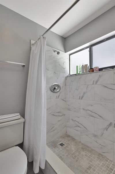 Image 10 of 16 For 5884 Morningstar Cir  201