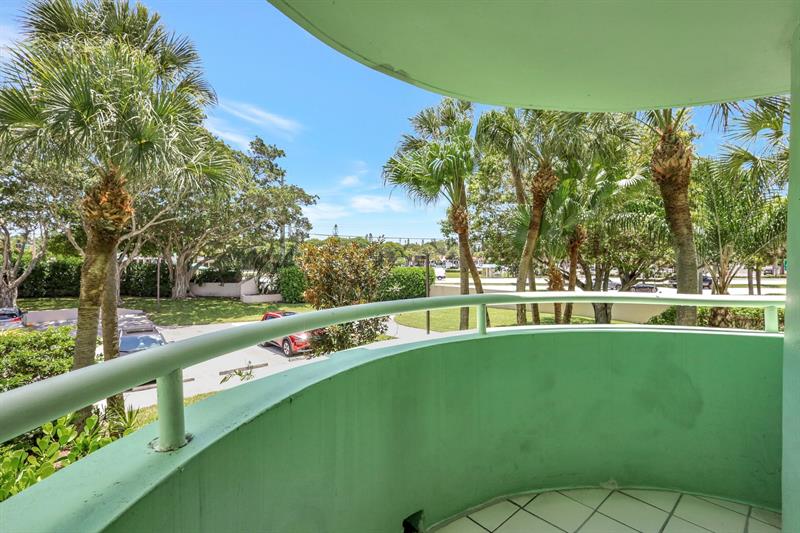 Image 15 of 16 For 5884 Morningstar Cir  201