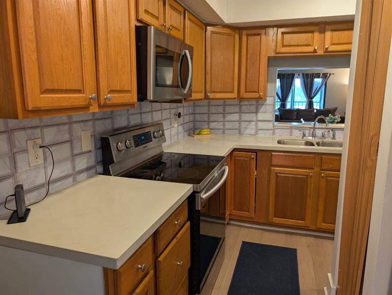 Image 2 of 16 For 5884 Morningstar Cir  201