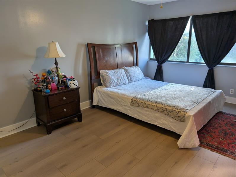 Image 7 of 16 For 5884 Morningstar Cir  201