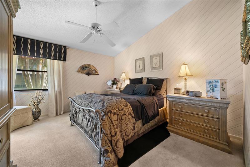 Image 17 of 23 For 7888 Lexington Club Blvd  A