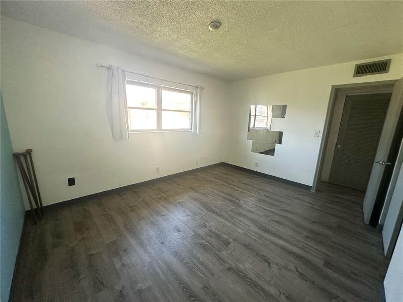 Image 11 of 22 For 4163 67th Ave  211c