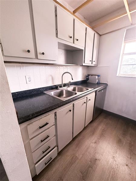 Image 21 of 22 For 4163 67th Ave  211c