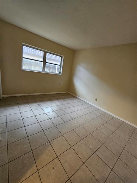 Image 7 of 13 For 7621 74th Ter