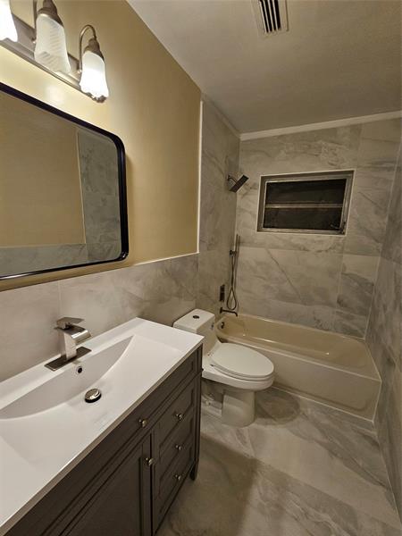 Image 8 of 13 For 7621 74th Ter