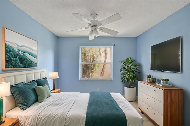 Image 5 of 8 For 7341 Flores Way