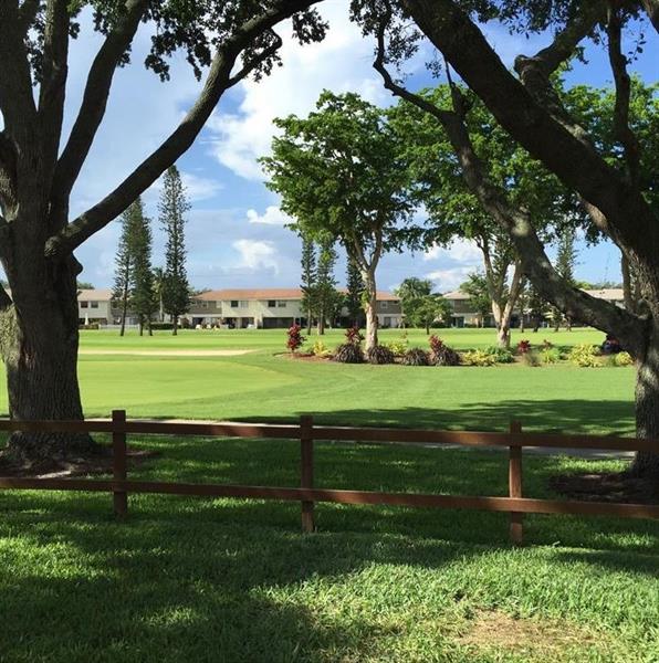 Image 5 of 26 For 10740 Golfview Dr