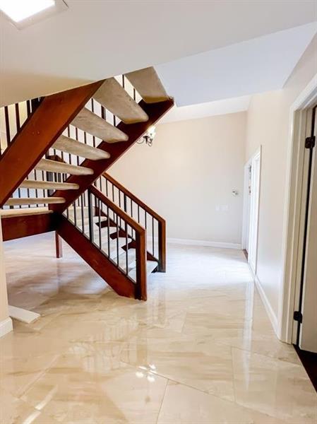 Image 8 of 26 For 10740 Golfview Dr