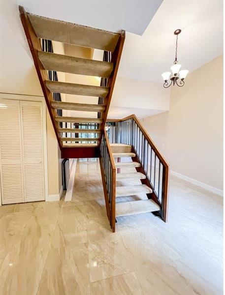 Image 9 of 26 For 10740 Golfview Dr