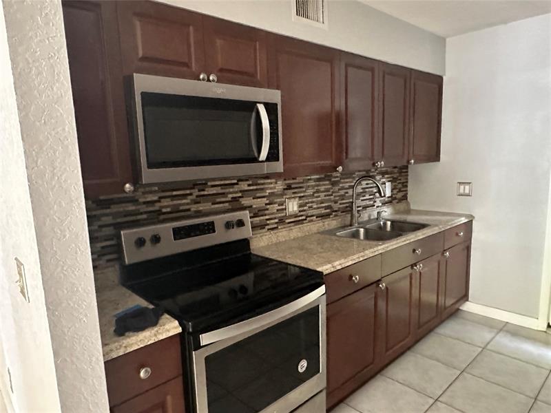 Image 7 of 11 For 3720-3726 115th Way 3720