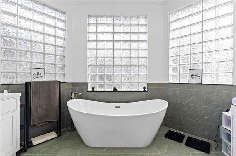 Image 33 of 63 For 18622 41st St