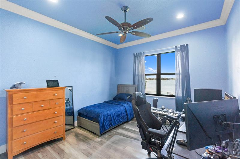 Image 39 of 63 For 18622 41st St