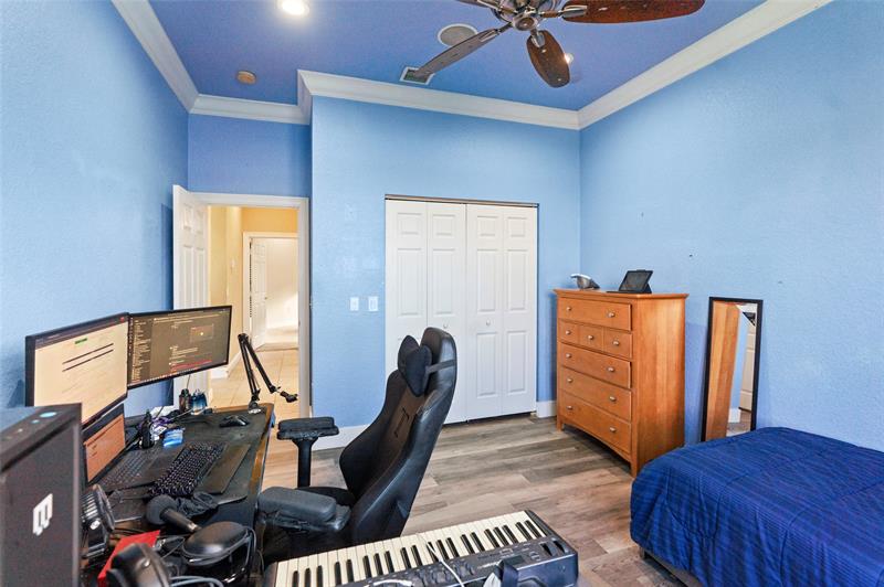 Image 41 of 63 For 18622 41st St