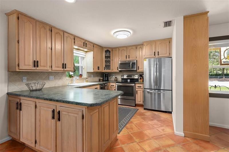 Image 4 of 11 For 8590 38th Dr