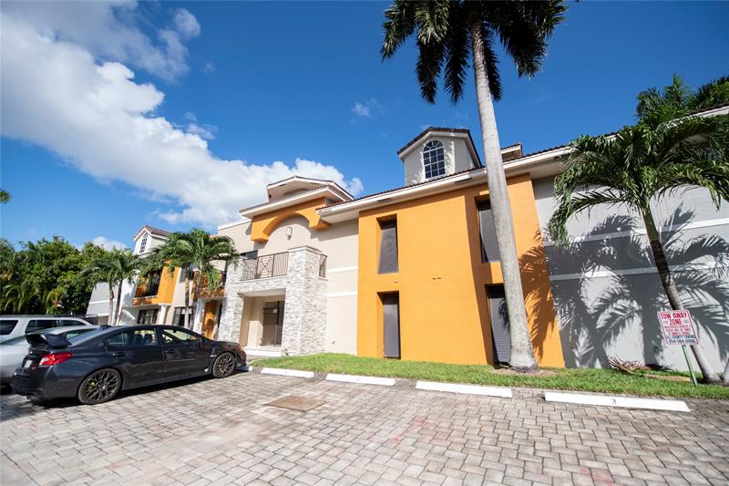 Details for 64 Isle Of Venice Dr  26, Fort Lauderdale, FL 33301