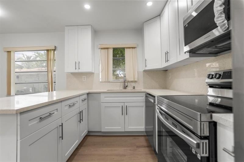 Image 3 of 7 For 8291 39 Street