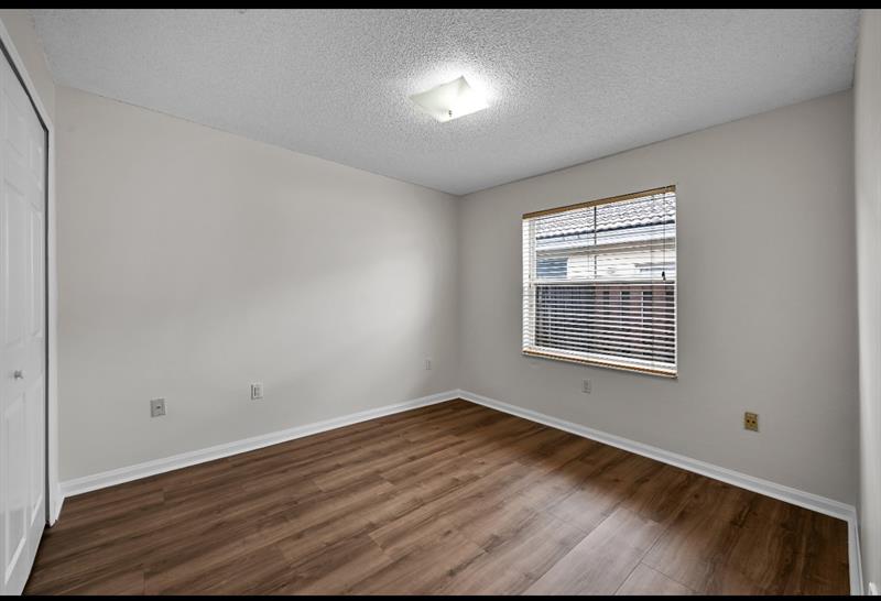 Image 12 of 32 For 13761 Garden Cove Cir