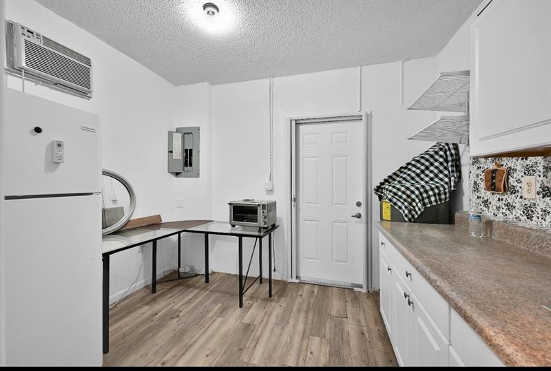 Image 16 of 32 For 13761 Garden Cove Cir