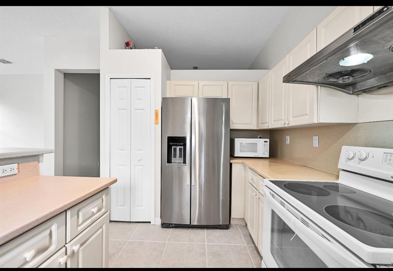 Image 22 of 32 For 13761 Garden Cove Cir