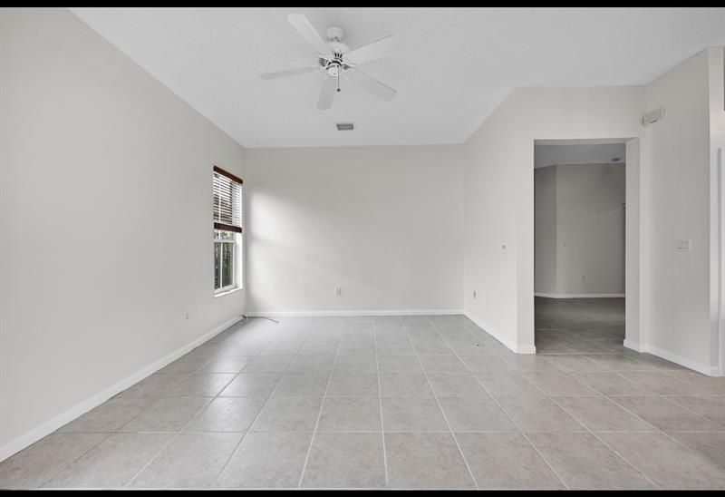 Image 23 of 32 For 13761 Garden Cove Cir