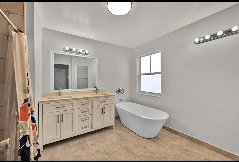 Image 24 of 32 For 13761 Garden Cove Cir