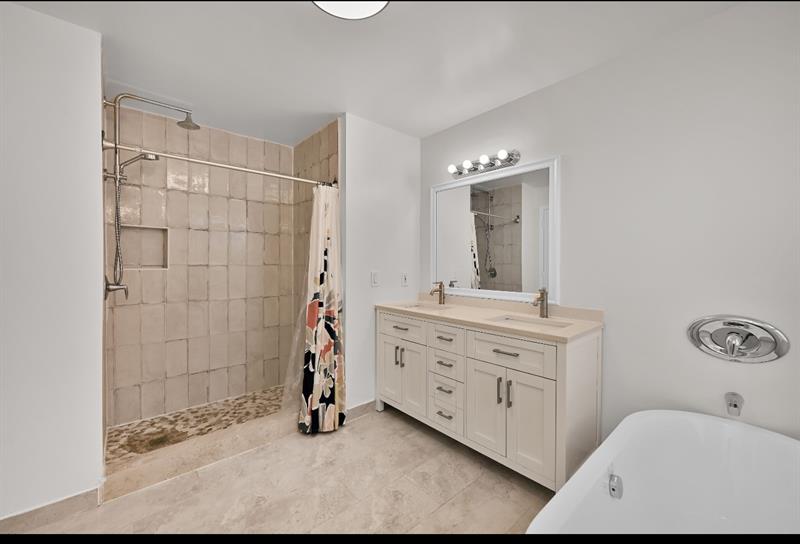 Image 25 of 32 For 13761 Garden Cove Cir