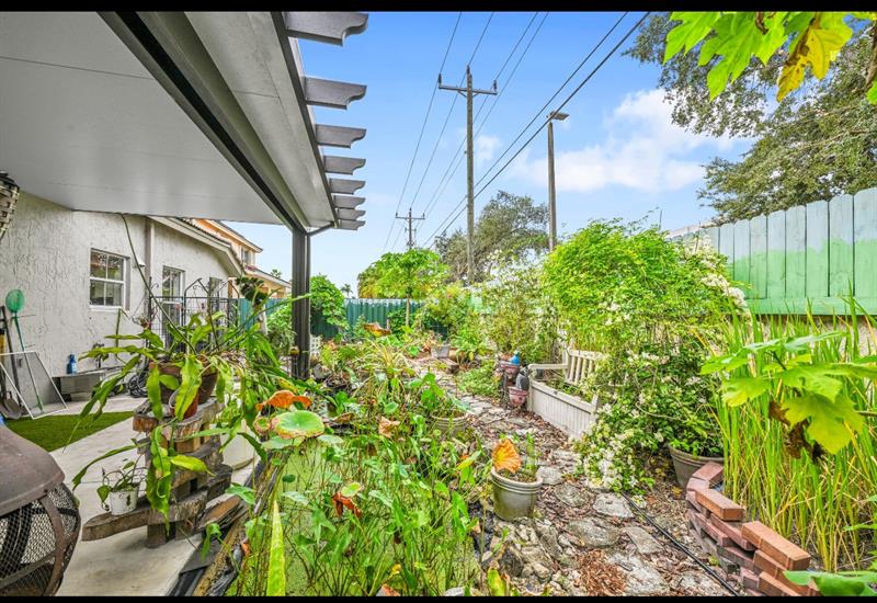 Image 30 of 32 For 13761 Garden Cove Cir