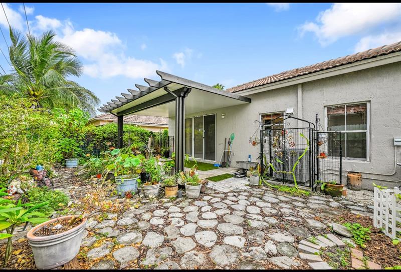 Image 31 of 32 For 13761 Garden Cove Cir