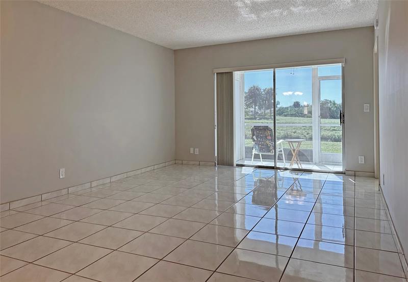 Image 15 of 17 For 3001 Holiday Springs Blvd  102