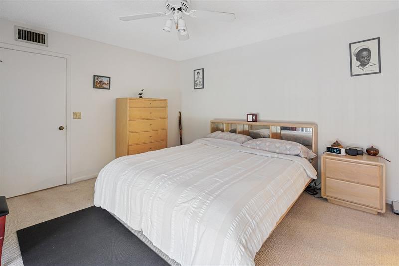 Image 16 of 26 For 2512 Camelot Ct