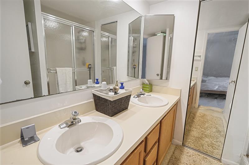 Image 18 of 26 For 2512 Camelot Ct