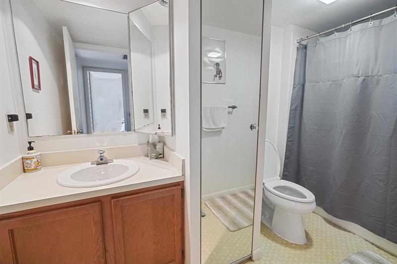 Image 23 of 26 For 2512 Camelot Ct