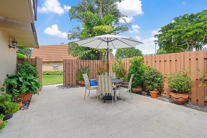 Image 3 of 26 For 2512 Camelot Ct