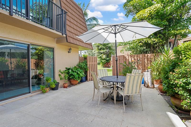 Image 5 of 26 For 2512 Camelot Ct