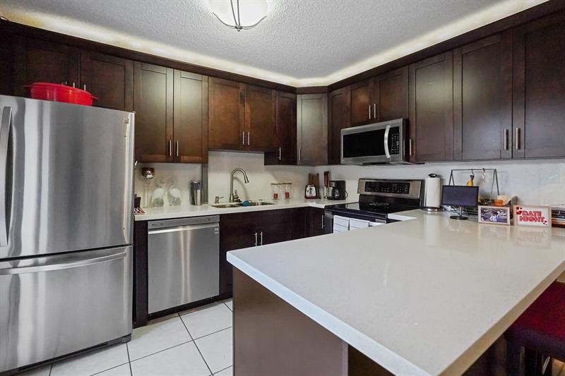 Image 8 of 26 For 2512 Camelot Ct