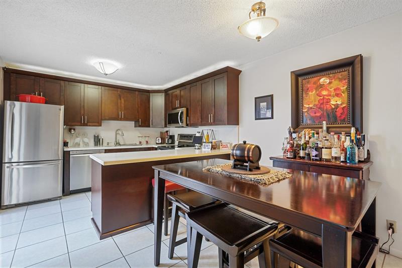 Image 9 of 26 For 2512 Camelot Ct