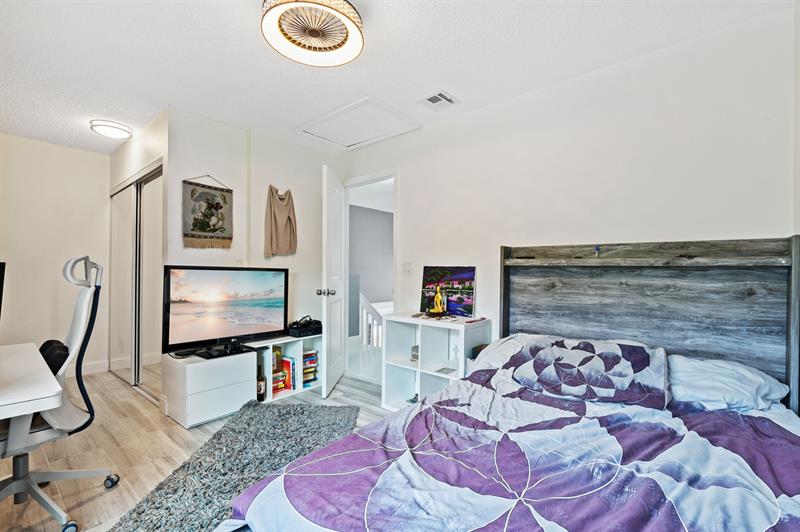 Image 19 of 26 For 338 152nd Ln