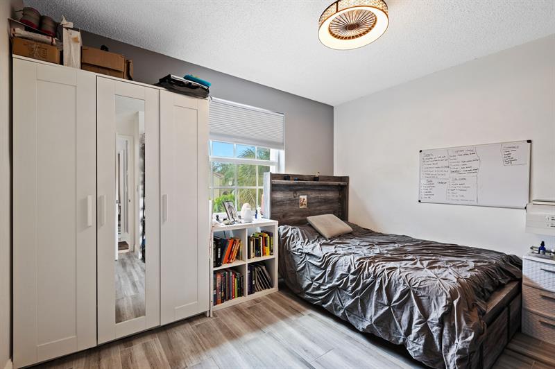 Image 20 of 26 For 338 152nd Ln