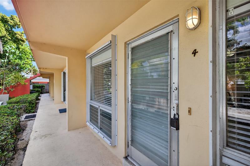 Image 11 of 47 For 2624 30th Pl  4