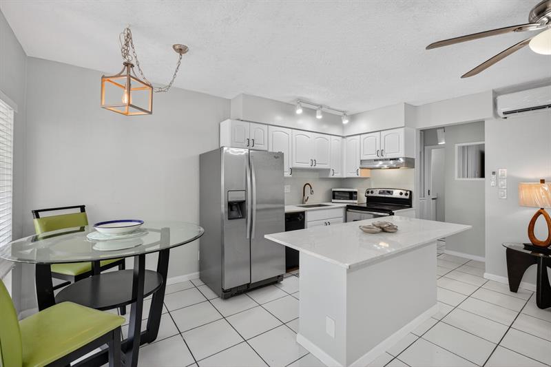 Image 19 of 47 For 2624 30th Pl  4