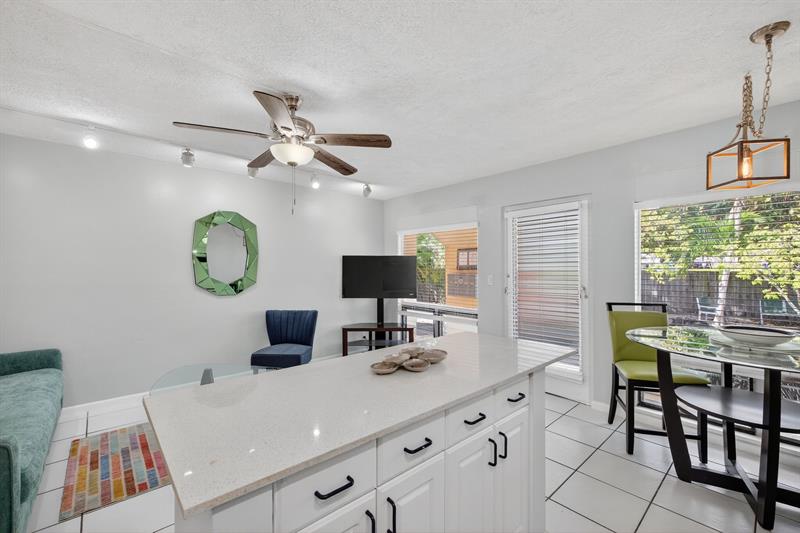 Image 21 of 47 For 2624 30th Pl  4