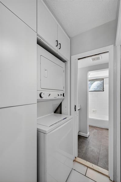 Image 24 of 47 For 2624 30th Pl  4